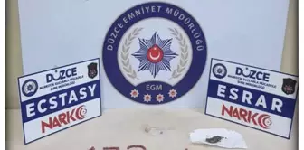 Düzce'de Uyuşturucu Satıcılarına Operasyon: 5 Gözaltı