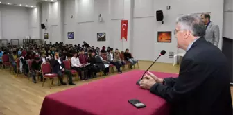 Muş'ta İmza ve Söyleşi Gününün 7'ncisi Düzenlendi