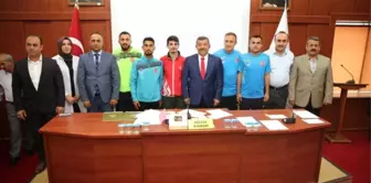 Darıca Meclisinde Başarılı Sporcular Ödüllendirildi