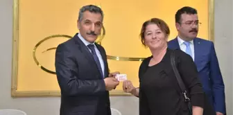 Vali Kaymak, Atakumlu Muhtarlara Kimlik Kartlarını Dağıttı