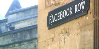 Oxford'da Sosyal Medya Tabelaları: Facebook Sokağı, Snapchat Çıkmazı, Selfie Pasajı