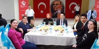 Vali Çiftçi, Engellilerle İftar Yaptı