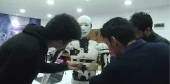 İnsansı Robot 'Yiğido' Nişan Alıp Atış Yapabiliyor