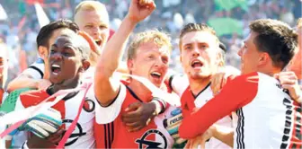 Dirk Kuyt Veda Ediyor