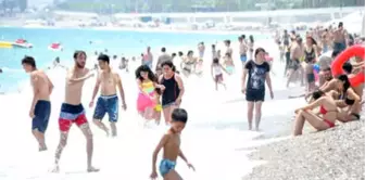 Antalya'da Denizin Keyfini Çıkardılar