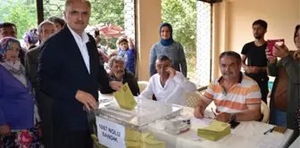 AK Parti Giresun Milletvekilleri Cemal Öztürk ve Sabri Öztürk Oylarını Kullandı