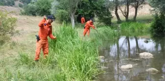 Jak Timleri 4 Gündür Kayıp Olan 3,5 Yaşındaki Evrim'i Derede Arıyor