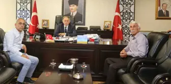 Vali Doğanay, Muhtar ve Köy Sakiniyle Bir Araya Geldi