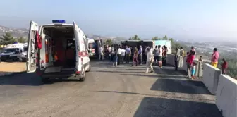 Alanya'da Kermes Dönüşü Freni Patlayan Otobüs Devrildi, Yaralılar Var