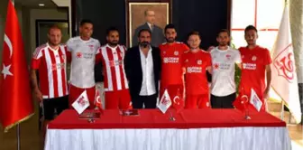 Demir Grup Sivasspor'da Toplu İmza Töreni