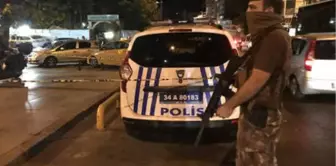 Fatih'te Polis, Tartışığı Kişiler Tarafından Silahla Yaralandı