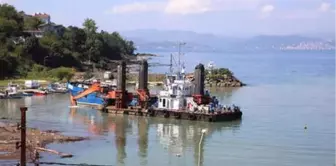 Selden Etkilenen Balıkçı Barınağı Gemiyle Temizleniyor