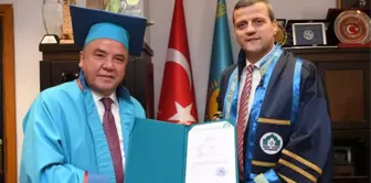 Başkan Böcek, 'Yüksek Lisans' Diplomasını Aldı