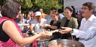 Başkan Çelik, Vatandaşlara Aşure İkram Etti