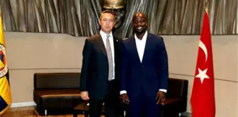 Fenerbahçe Başkanı Ali Koç, Stephen Appiah ile Bir Araya Geldi