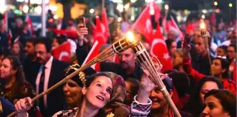 Adana'da Cumhuriyet Bayramı, Fener Alayı Yürüyüşüyle Kutlandı