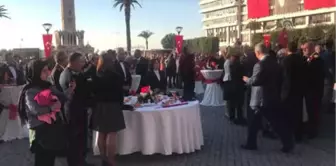 Konak Meydanı'nda Cumhuriyet Resepsiyonu