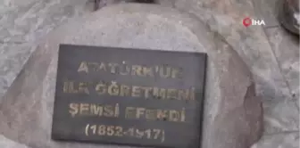 Öğretmenler Günü'nde Atatürk'ün Öğretmeni Şemsi Efendi'nin Heykeli Açıldı