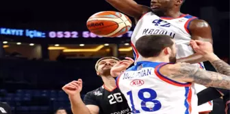 Anadolu Efes, İspanyol Ekibi Mağlup Etti