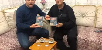 Şehit Babasından Kütüphaneye Destek