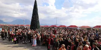 Alanya'da Kurulan Noel Pazarı'na Yoğun İlgi