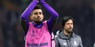 Galatasaray Taraftarı, Alex Telles'i Tribünlere Çağırdı