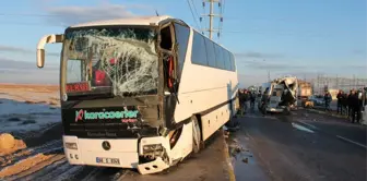 Aksaray'da İki İşçi Servisi Çarpıştı: 17 Yaralı