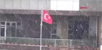 İstanbul Taksim'de Kar ve Fırtına