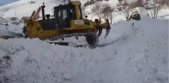 Çığ Nedeniyle Ulaşıma Kapanan Yol 7 Saate Ulaşıma Açıldı - Ağrı