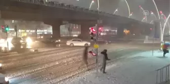 Yoğun Kar Ulaşımı Etkiliyor