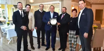 Küçük Kulüp'ten Çolakoğlu'na Anlamlı Plaket