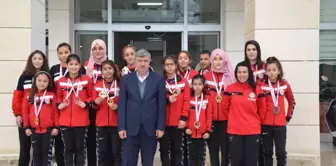 Köyceğiz Belediyespor Bayan Güreşçilerinden Madalya Yağmuru