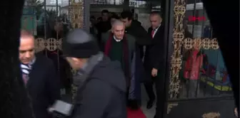 Binali Yıldırım Seçim Çalışmalarını Çekmeköy'de Sürdürdü