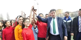 Okullar Arası Yıldızlar Futbol Şöleni Tamamlandı