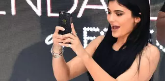 Kylie Jenner Dünyanın En Genç Milyarderi Oldu