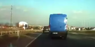 Trafikte Makas Atarak Seyreden Kargo Aracı Kamerada