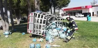 Denizli'de Tüp Dolu Römorkun Devrildiği Kazada Faciadan Dönüldü