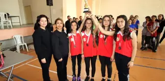 Mehmet Adil İkiz Ortaokulu'ndan Badmintonda Çifte Birincilik