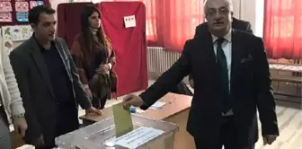 Erzurum'da Otomobil Takla Attı; AK Parti'li Aday ile 4 Akrabası Yaralı