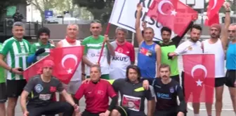 Maraton Koşucuları Polis İçin 10 Kilometre Koştu