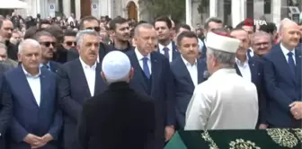 Cumhurbaşkanı Erdoğan, Mustafa Yazıcı'nın Tabutuna Omuz Verdi