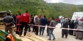 Köprüden Geçen Traktör Devrildi: 1 Ölü, 2 Yaralı