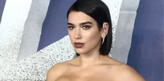 Dua Lipa, Bornozlu Pozuyla Takipçilerinden Tam Not Aldı!