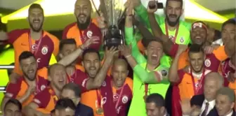 Galatasaray şampiyonluk kupasını aldı