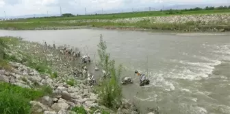 Karasu Nehri'ne atılan çöpler doğayı ve hayvanları tehdit ediyor