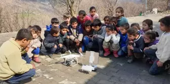 İlk defa drone gören masum çocuklar