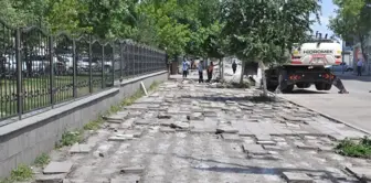 Karayolları Kars'ta kaldırımları yapıyor