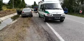 Otomobilin çarptığı motosikletteki çift öldü