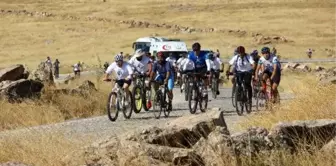 Prof. Dr. Klaus Schmidt anısına Göbeklitepe'ye pedal çevirdiler