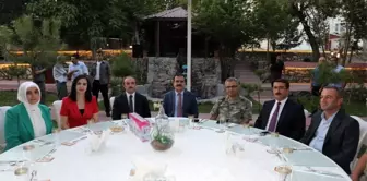 Bayburt'a vali olarak atanan Epcim onuruna veda yemeği